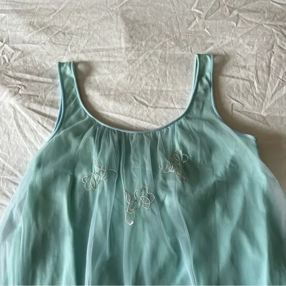 Vintage Nightgown - Picture 4 of 5